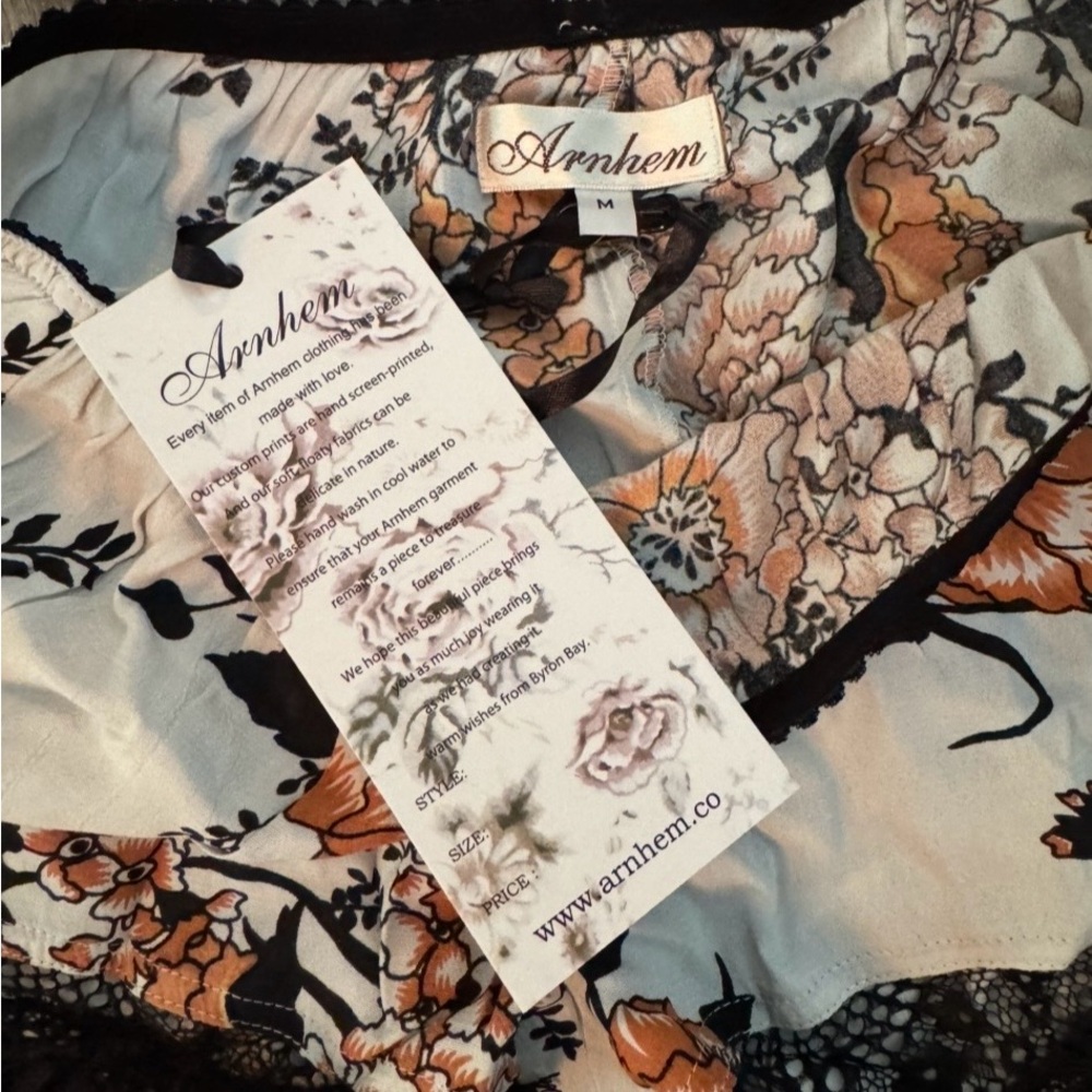Arnhem Avalon Lace Trim Floral Shorts - Picture 7 of 8